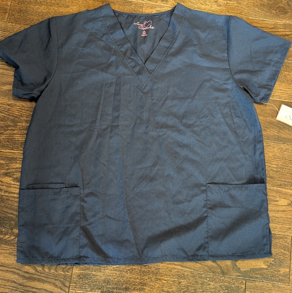 NWT Luv Scrubs Short Sleeve Top Sz 2X - Picture 2 of 5